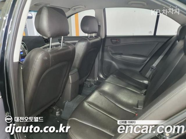 Hyundai Sonata — interior
