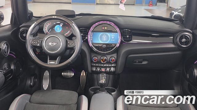 MINI Cooper Convertible — interior