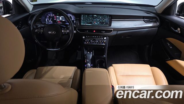 Kia K7 — interior