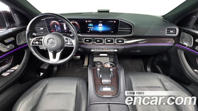 Mercedes-Benz GLE-Class — interior