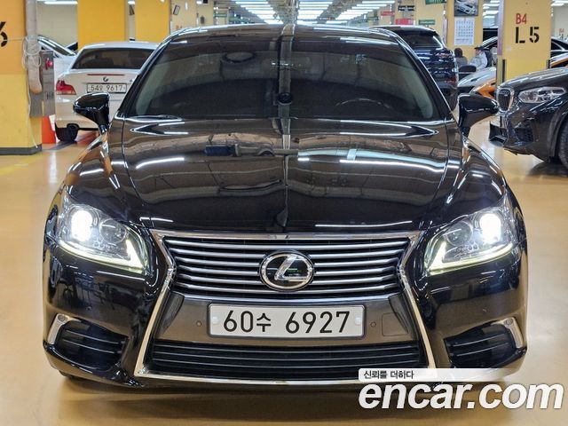 Lexus LS — exterior