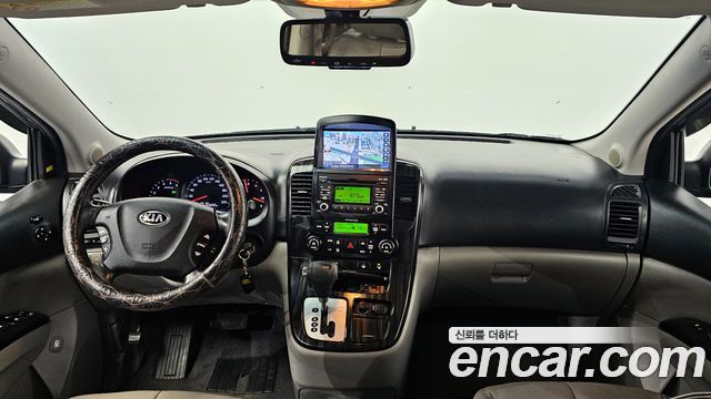 Kia Carnival — interior