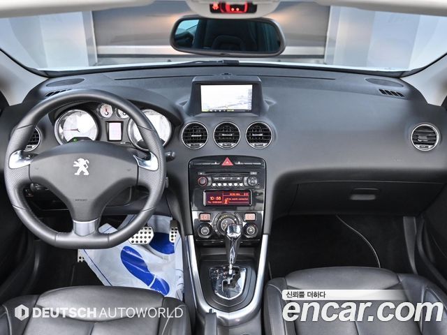 Peugeot 308 — interior