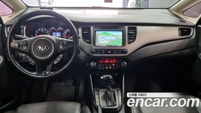 Kia Carens — interior
