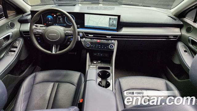Hyundai Sonata — interior