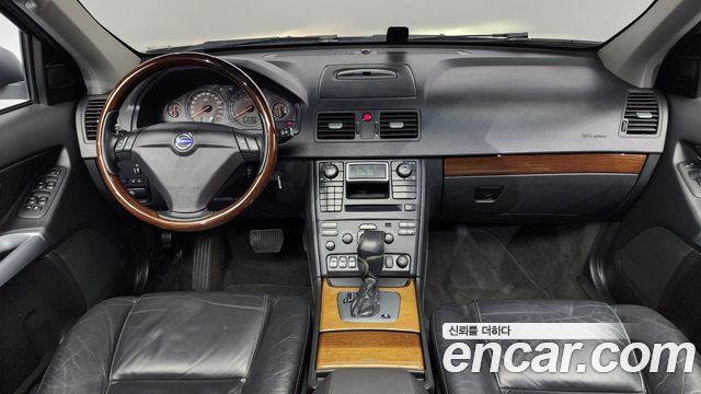 Volvo XC90 — interior