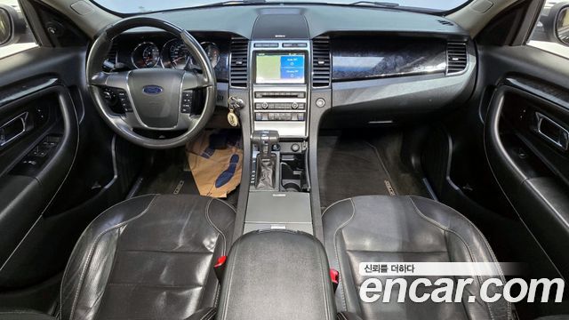 Ford Taurus — interior