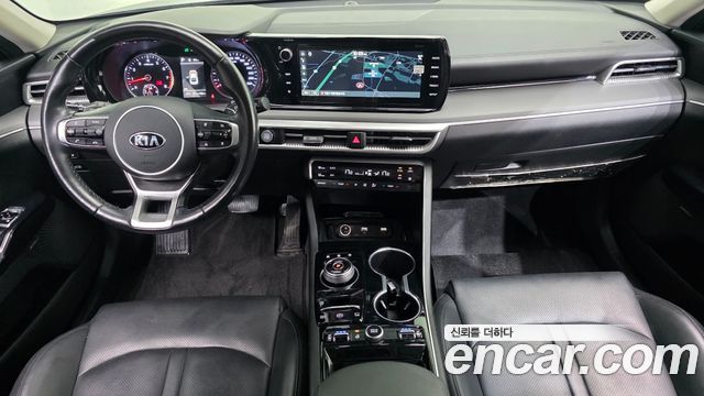Kia K5 — interior