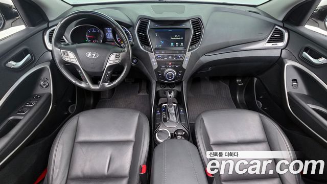 Hyundai Santa Fe — interior
