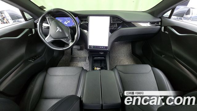 Tesla Model S — interior