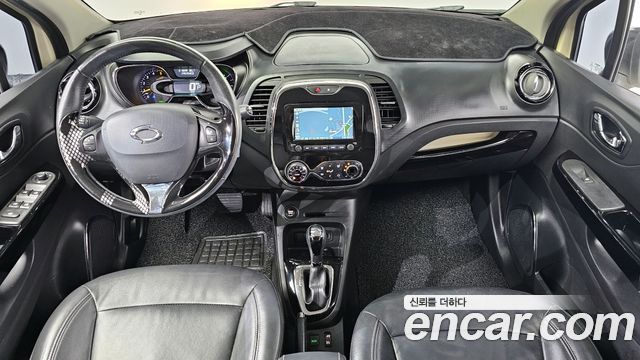 Renault Korea QM3 — interior