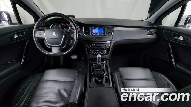 Peugeot 508 — interior