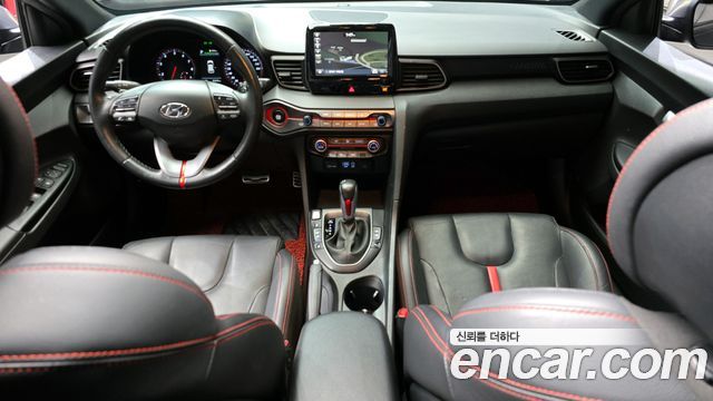 Hyundai Veloster — interior