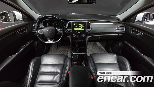 Renault Korea SM6 — interior