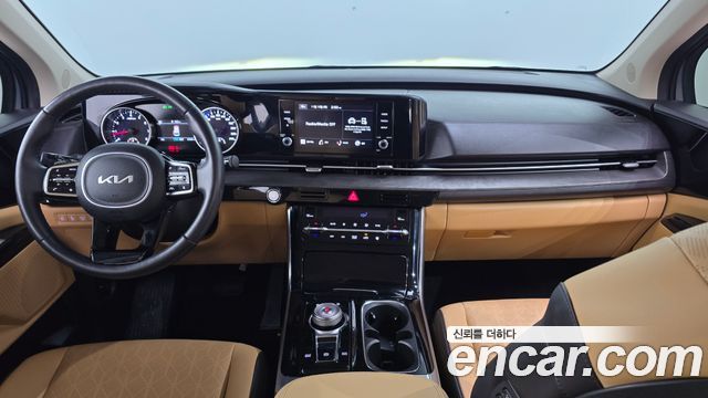 Kia Carnival — interior
