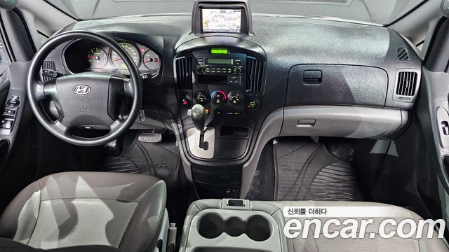 Hyundai Starex — interior