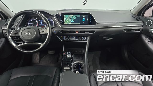 Hyundai Sonata — interior