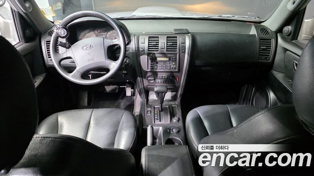 Hyundai Terracan — interior