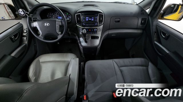 Hyundai Starex — interior