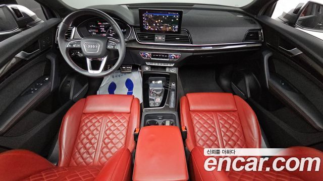 Audi SQ5 — interior