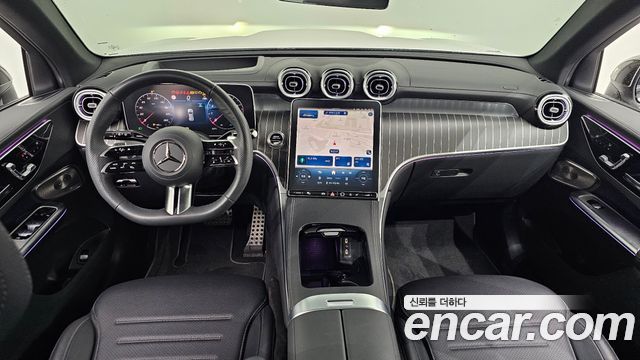 Mercedes-Benz GLC-Class — interior