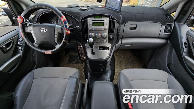 Hyundai Starex — interior