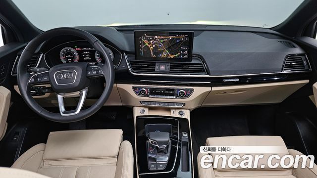 Audi Q5 — interior