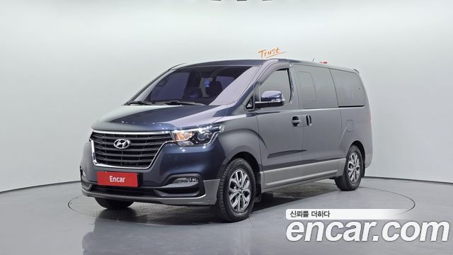 Hyundai Starex