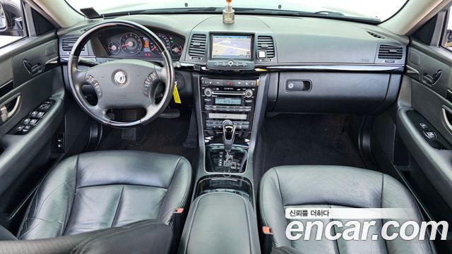 Kia Opirus — interior