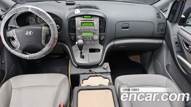 Hyundai Starex — interior