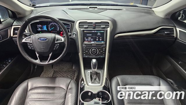 Ford Fusion — interior
