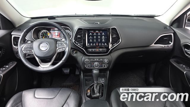 Jeep Cherokee — interior