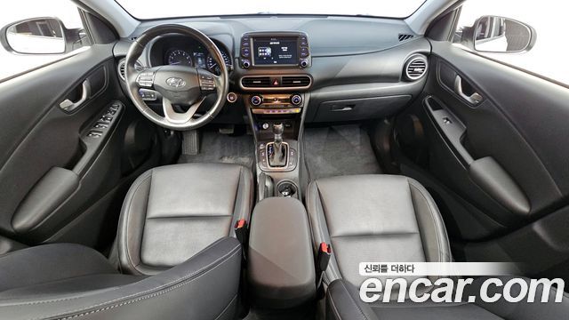 Hyundai Kona — interior