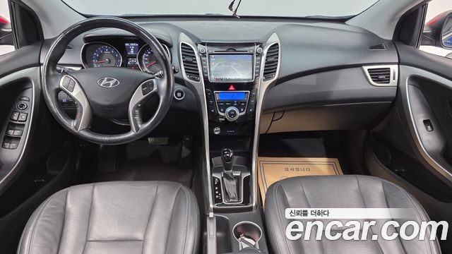 Hyundai i30 — interior