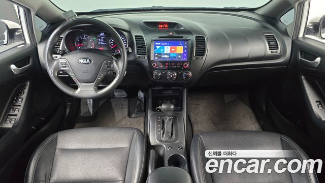 Kia K3 — interior