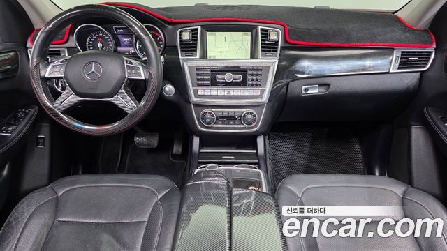 Mercedes-Benz M-Class — interior