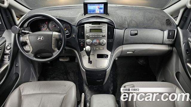 Hyundai Starex — interior