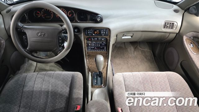 Hyundai Marcia — interior