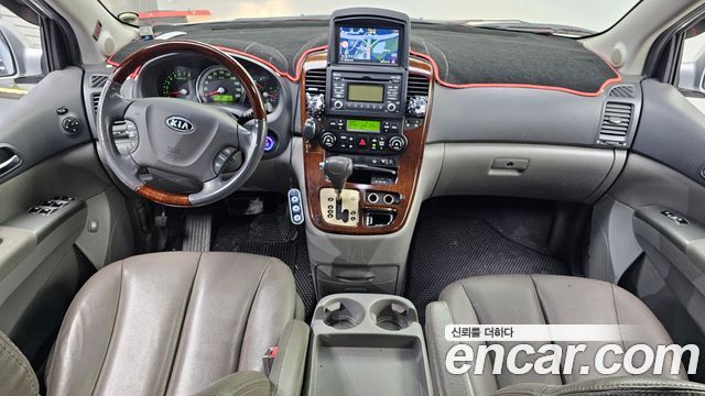 Kia Carnival — interior