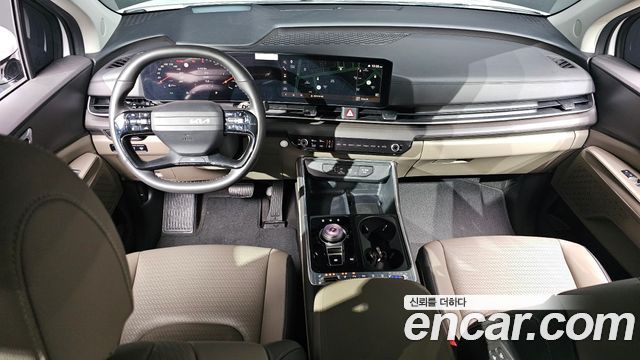 Kia Carnival — interior