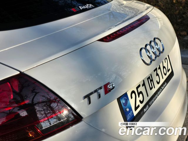 Audi TT — interior