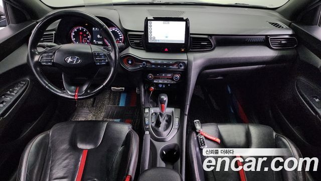 Hyundai Veloster — interior