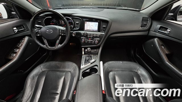 Kia K5 — interior