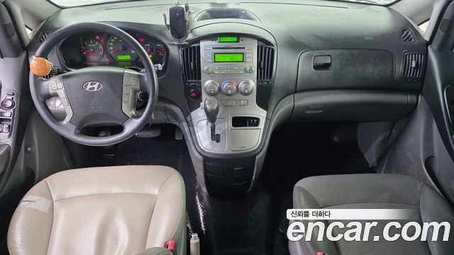 Hyundai Starex — interior