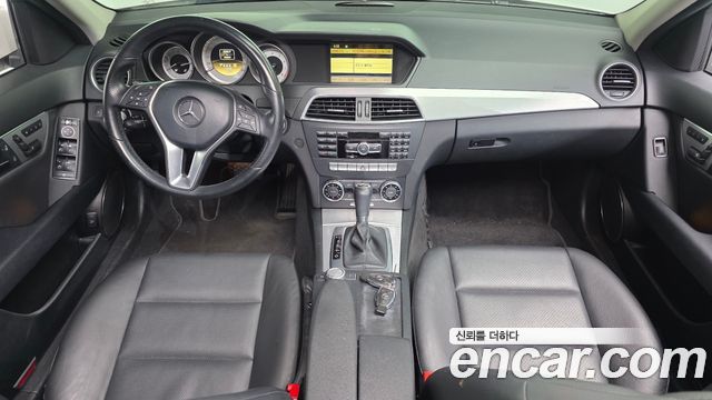 Mercedes-Benz C-Class — interior