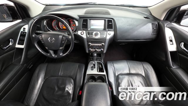 Nissan Murano — interior