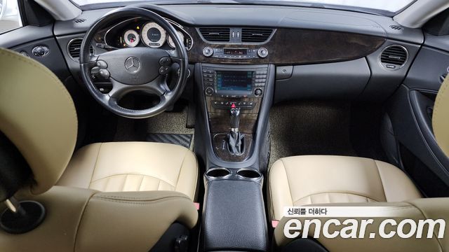 Mercedes-Benz CLS-Class — interior