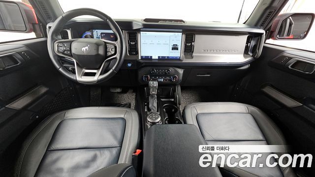 Ford Bronco — interior