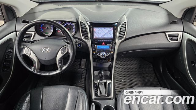 Hyundai i30 — interior