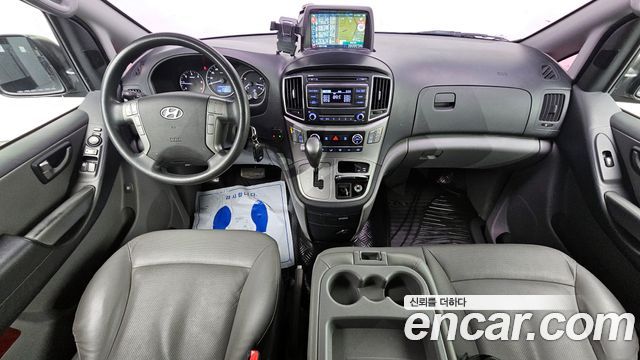 Hyundai Starex — interior